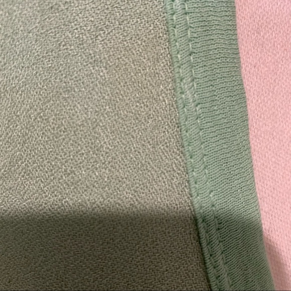 Left of center green top size XS - Picture 6 of 8
